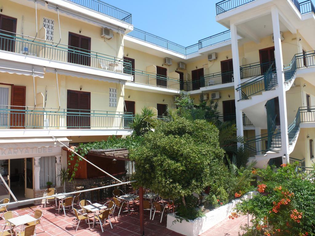 Hotel Karyatides Agia Marina  Luaran gambar