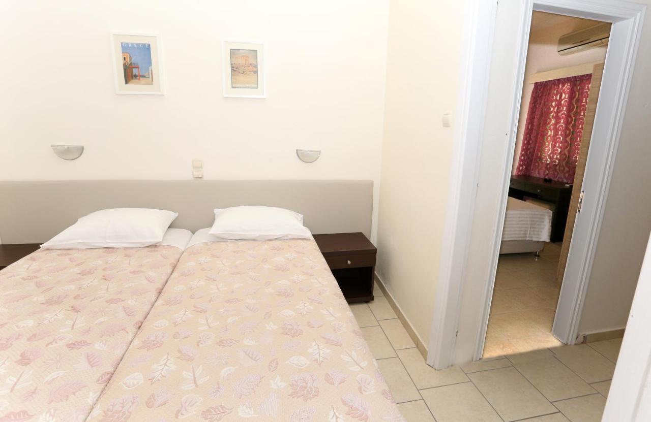 Hotel Karyatides Agia Marina  Luaran gambar