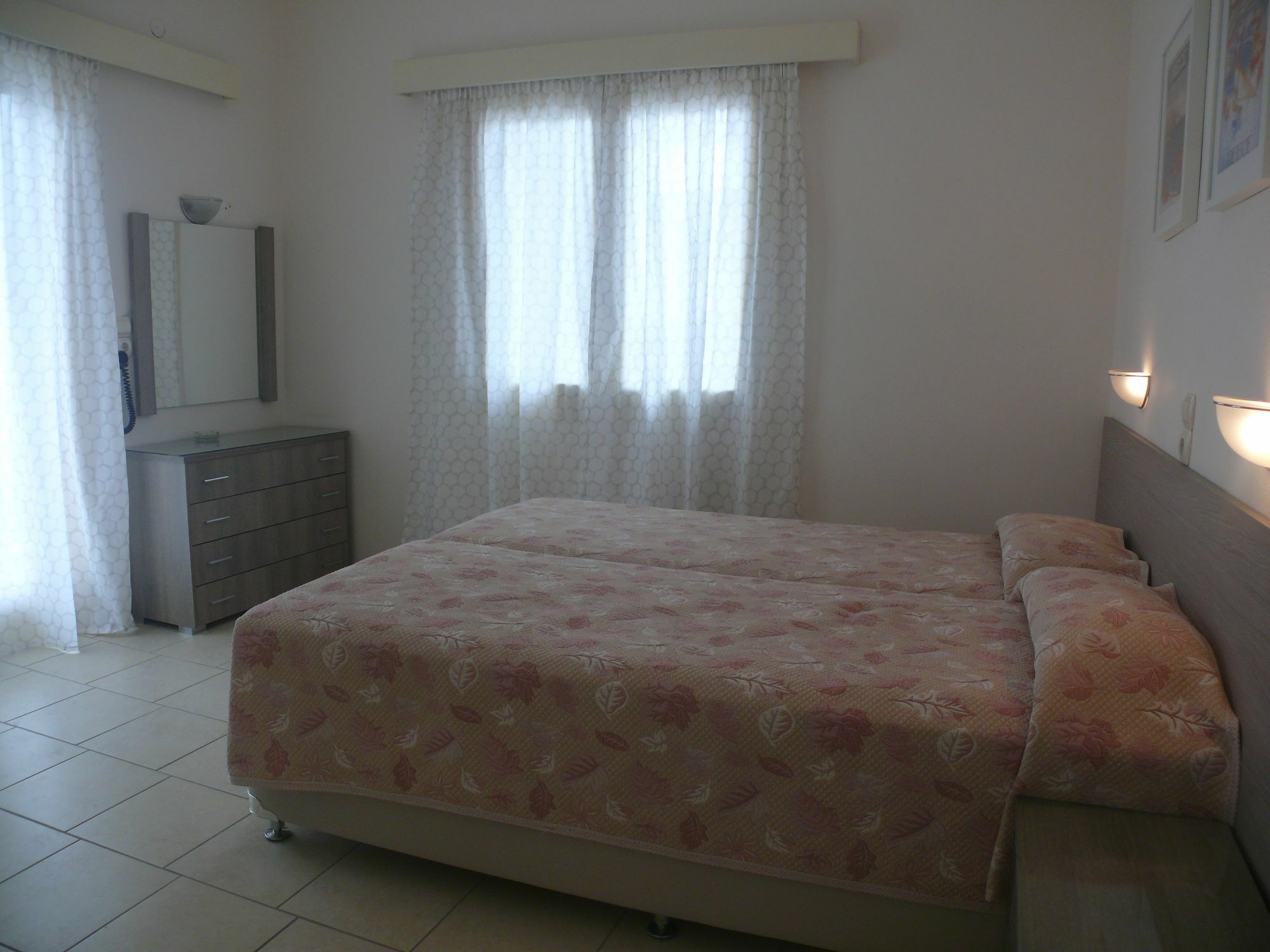 Hotel Karyatides Agia Marina  Luaran gambar