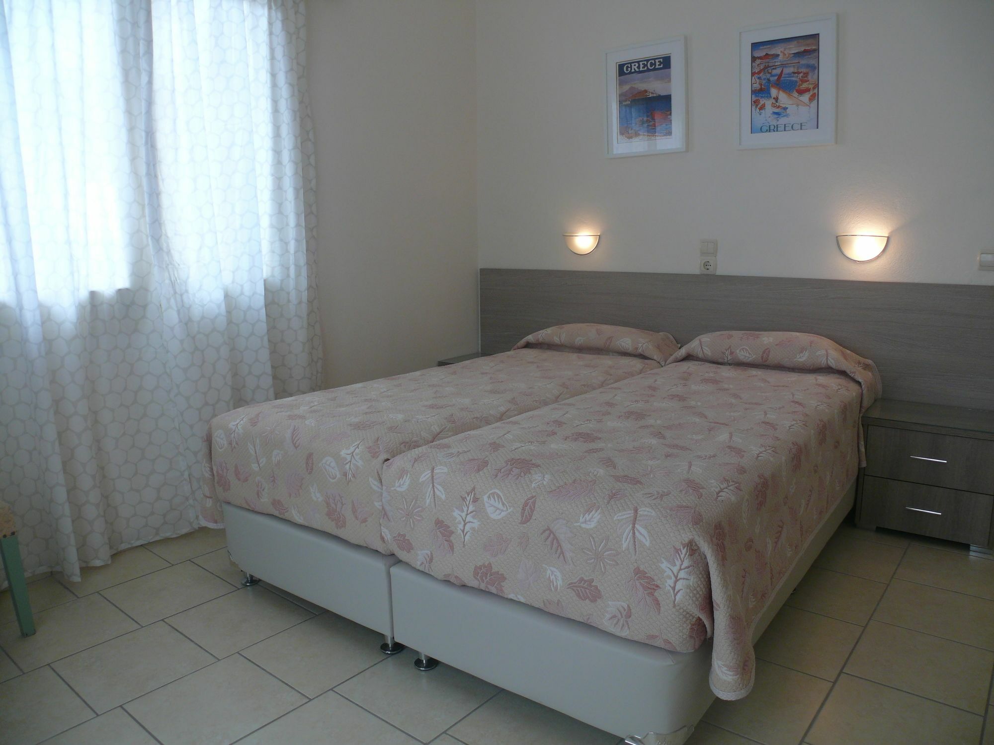 Hotel Karyatides Agia Marina  Luaran gambar