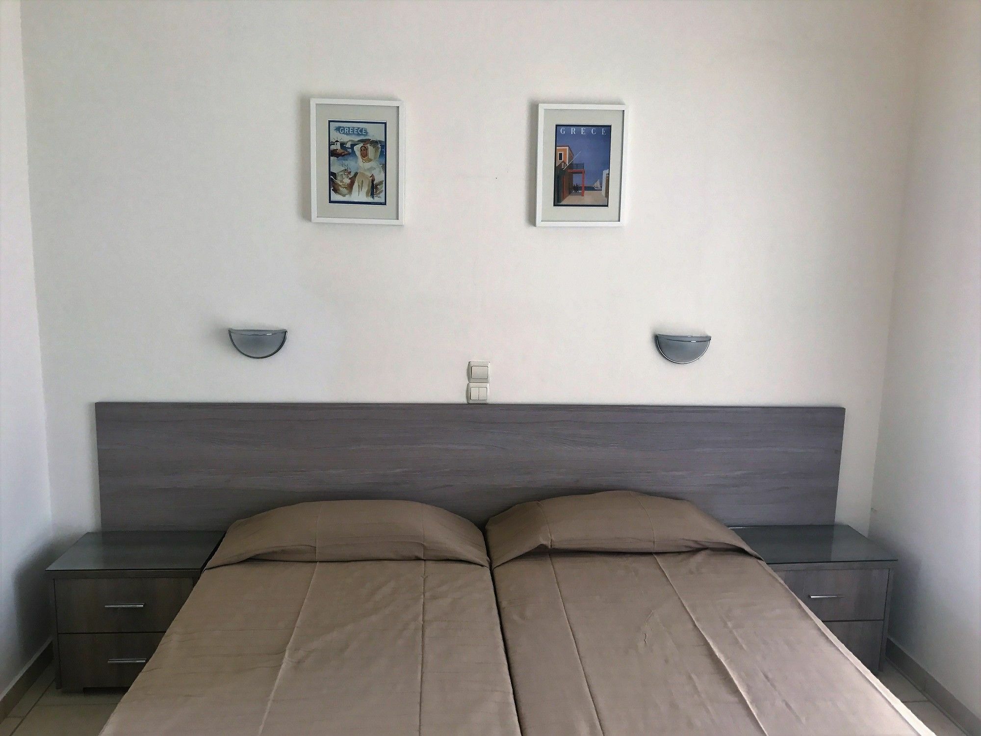 Hotel Karyatides Agia Marina  Luaran gambar
