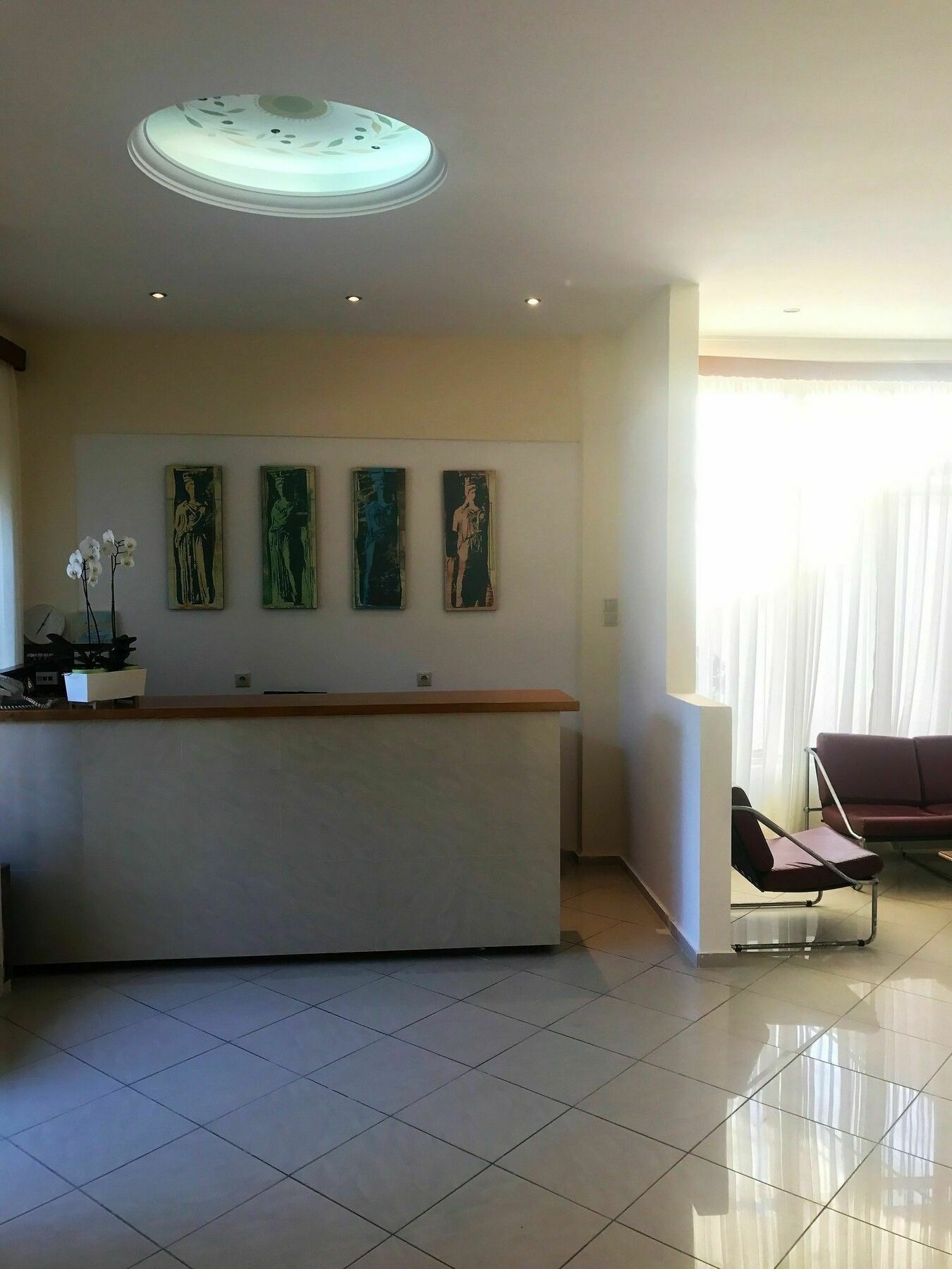Hotel Karyatides Agia Marina  Luaran gambar